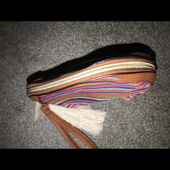 NWT Time & Tru Multicolor/Brown Dome Pouch Tassel - Picture 6 of 7